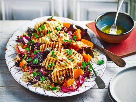 Quinoasalat mit Röstgemüse und Halloumi für starke Knochen Rezept