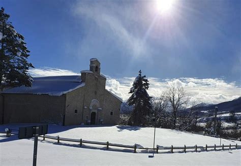 Vacanze Sulla Neve A Rocca Di Cambio Cosa Vedere E Cosa Fare Nel