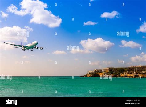 Saint martin island hi-res stock photography and images - Alamy