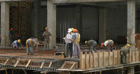 La industria y la construcción volvieron a caer y confirman una