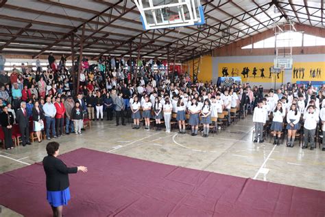 En Una Emotiva Ceremonia La Escuela Proyecto De Futuro Egres A Una