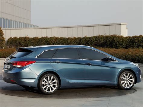 HYUNDAI I40 - Review and photos