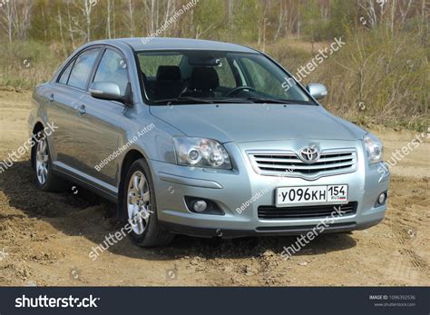 422 imágenes de Toyota avensis Imágenes fotos y vectores de stock