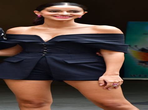 Ananya Pandey looking so hot in pink bikini see her killer style in pics पक बकन म