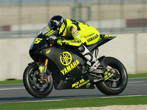 Yamaha YZR-M1 photos - PhotoGallery with 9 pics| CarsBase.com