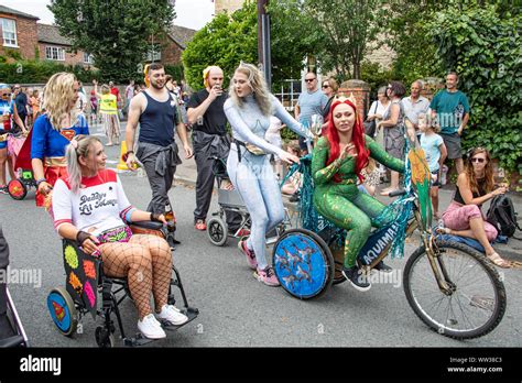 Eynsham Carnival Oxfordshire Uk Stock Photo Alamy