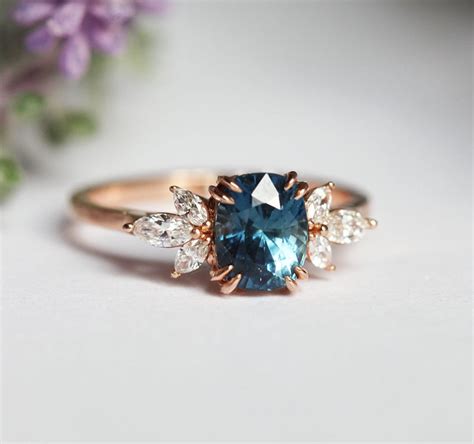 Saphir Verlobungsring Blauer Saphir Ring Seitlicher Diamant Ring