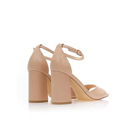 Sanda Y Nude Z Ekosk Ry Z Kwadratowym Noskiem Tsoukalas Shoes