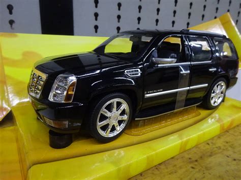 Hot Wheels CADILLAC ESCALADE キャデラック エスカレード 廃盤 当時物 レア 絶版 乗用車 売買されたオークション情報yahooの商品情報をアーカイブ