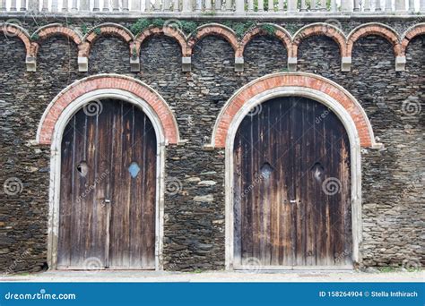 Antigua Puerta De Madera Antiguas Puertas De Madera De Fondo Europeo