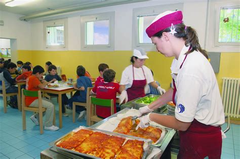 Mensa Scolastica Gioveni Ridurre Le Rette Alle Famiglie Pi