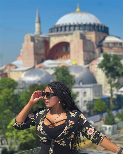 Dee (@deeshanell) • Instagram photos and videos