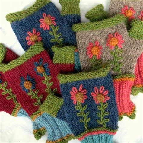 Most Attractive Crochet Handmade Warm Gloves Designs For Fall