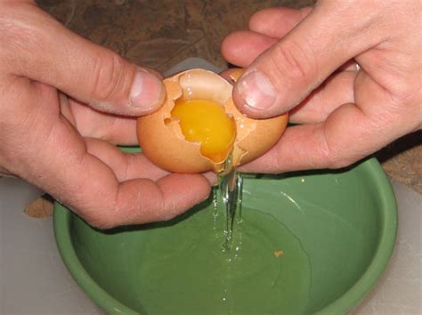 How To Break An Egg Dummies