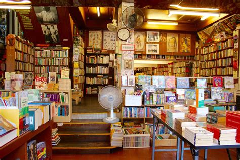 The Blog of Thog: Bookshops, Books, and their Awesomeness