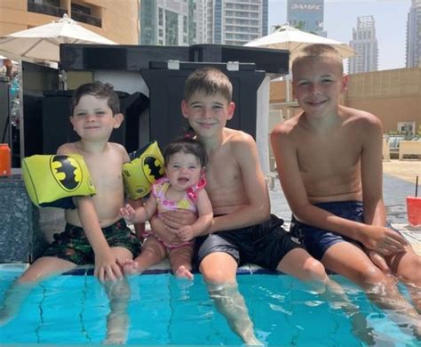 Mum Of Five Danielle Lloyd Shows Off Toned Physique In Bikini During Festive Break OK Magazine