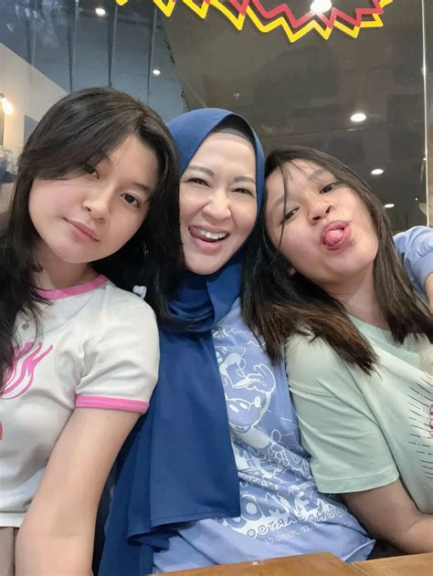 Gugat Cerai Ini 7 Potret Okie Agustina Bareng Keempat Buah Hatinya Hot Liputan6