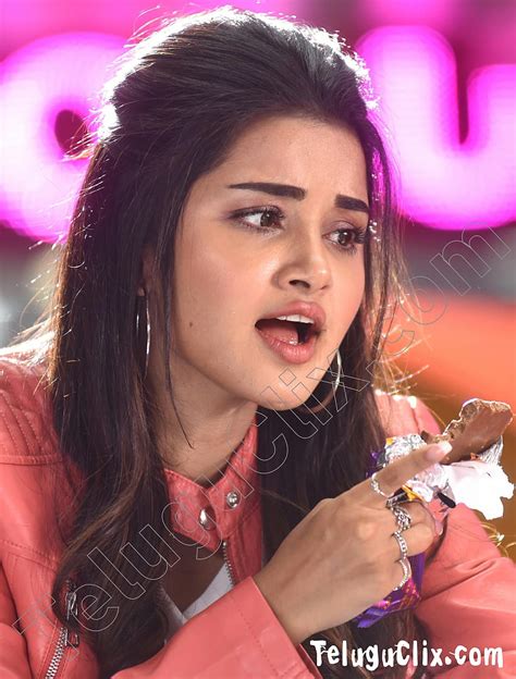 Anupama Parameswaran Old Latest New Recent HQ Pics Stills HD Phone