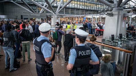 Flughafen Hamburg Bundespolizei Organisiert Besonderen Nachsendeauftrag