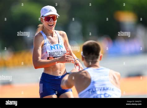 Hana burzalova -Fotos und -Bildmaterial in hoher Auflösung – Alamy