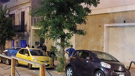 Reggio Calabria Giovane Si Lancia Da Finestra Per Scappare Da Centro