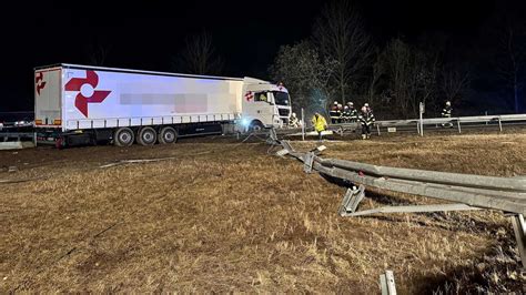 Lkw Unfall auf A99 bei München Ausfahrt gesperrt Blockabfertigung in