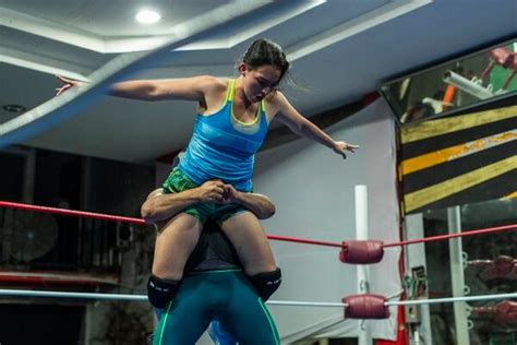 La Historia De La Tica De Lucha Libre Que Entrena Contra Hombres La