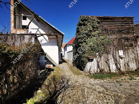 De Vanzare Casa Singur In Curte Cu Camere Si Mp Teren In Zona