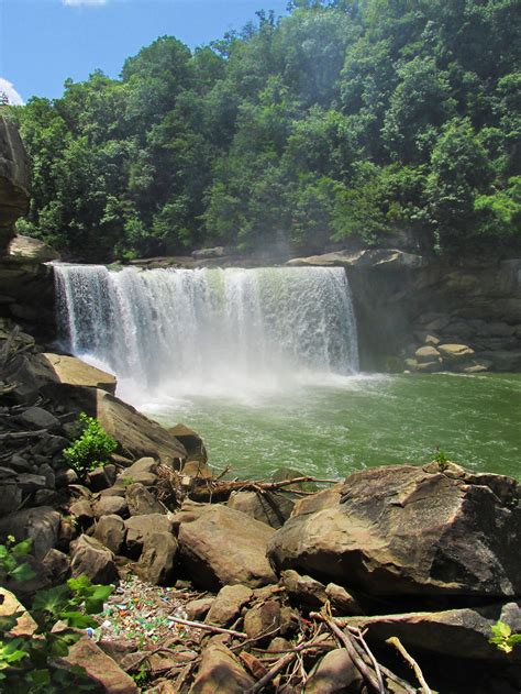 Cumberland Falls – Southeast Waterfall & Hiking Guide