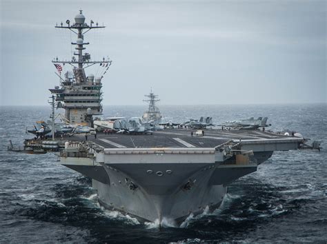 Porta aviões USS George Washington CVN 73 na Operação UNITAS 15