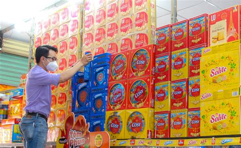 Mondelez Kinh Đô hỗ trợ 1 000 tiểu thương kinh doanh khởi sắc mùa Tết