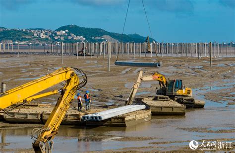 浙江温岭：滩涂光伏电站建设酣腾讯新闻