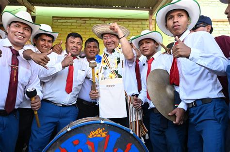 ABI Gobierno entrega 30 viviendas y una escuela en Cuatro Cañadas que