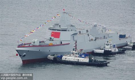 中国の055型1万トン級駆逐艦が2隻同時に進水 4 人民網日本語版 人民日報