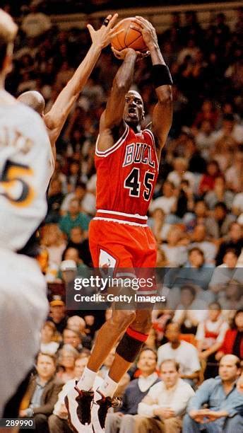 430 Michael Jordan Jump Shot Stock Photos High Res Pictures And