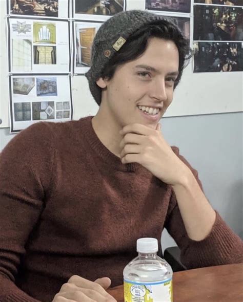 Pin De Carlieheap En Cole Sprouse Celebridades Adolescentes Escenas