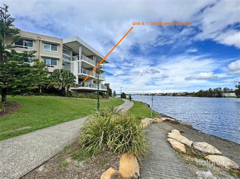 Sold Lakefront Crescent Varsity Lakes Qld On Jan