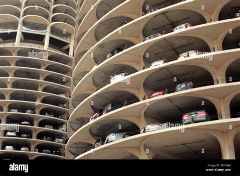 Marina City Downtown Chicago Usa Stock Photo Alamy