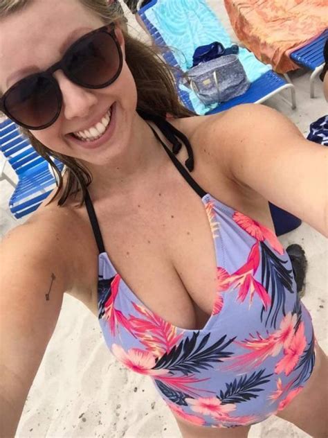 One Pieces Can Be Sexy Right Porn Pic
