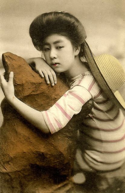 37 Rare Color Photos Of Young Japanese Girls Posing In Bathing Suits From The Early 20th Century