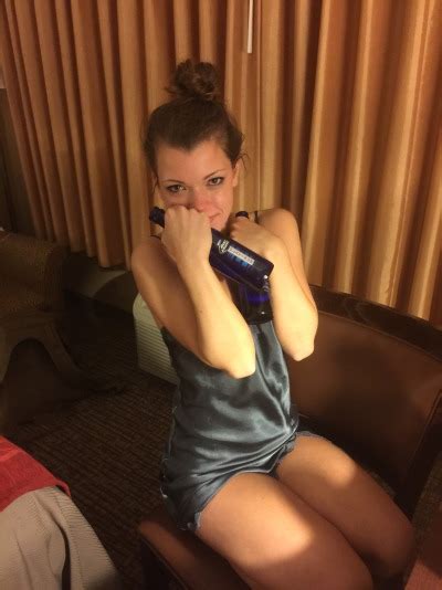 Woman Getting Naked Tumblr Tumbex