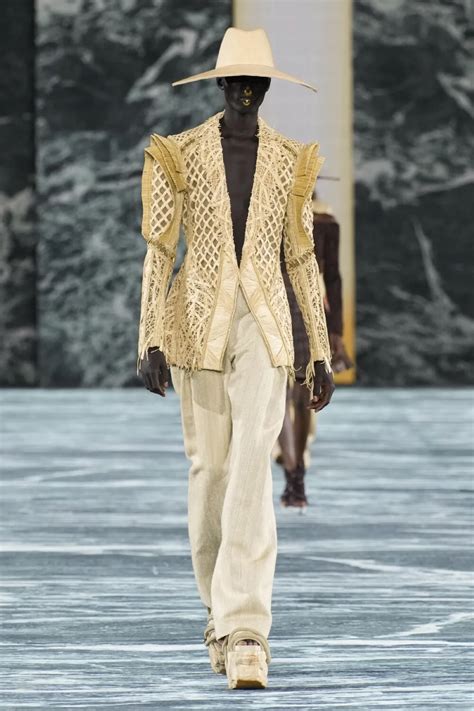 Balmain Printemps Été 2023 Paris Fashion Week Essential Homme