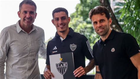 Atl Tico Anuncia Renova O De Contrato Cadu