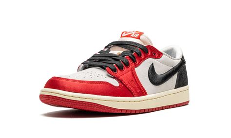 Air Jordan 1 Retro Low Og Trophy Room Away Culture Circle