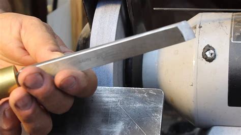 Sharpening A Skew Chisel Freehand Woodturning Youtube