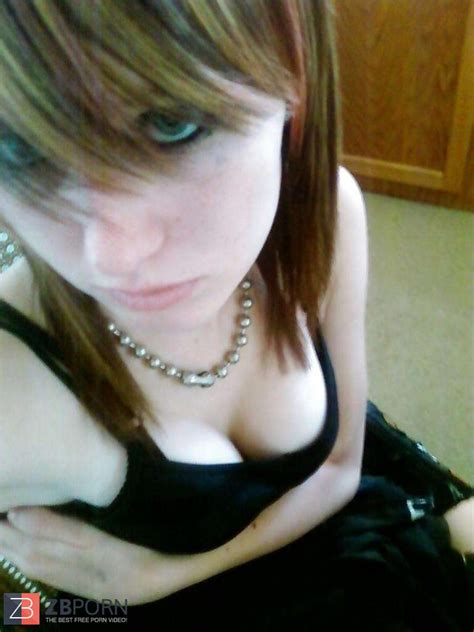 Super Super Fucking Hot Emo Female ZB Porn