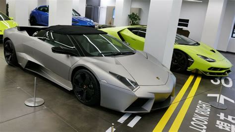 Arriba 91+ imagen lamborghini reventon vs aventador - Abzlocal.mx