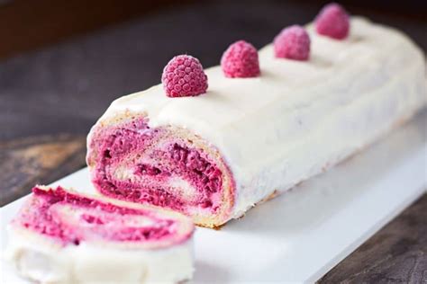 Bûche chocolat blanc framboises au Thermomix Yummix