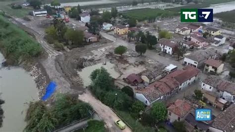 Maltempo Nel Sud Della Francia A Marsiglia Strade Come Fiumi Video