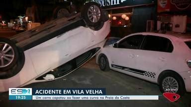 Boa Noite Espírito Santo Carro capota ao fazer uma curva na Praia da